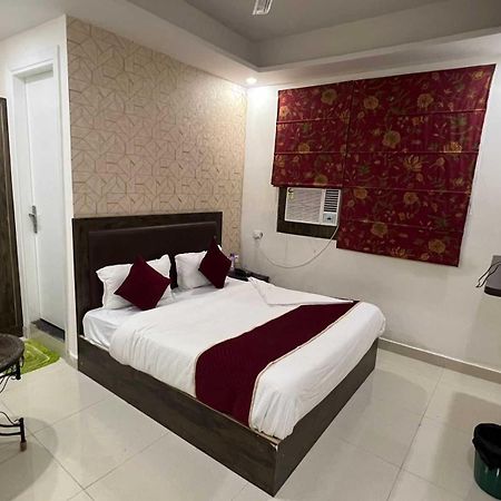 Hotel O Alpha Stay 新德里 外观 照片